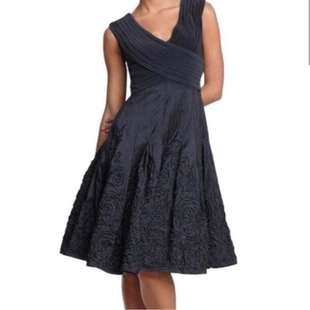 Adrianna Papell Black Fit and Flare Special Occasion Midi Dress Size 4
